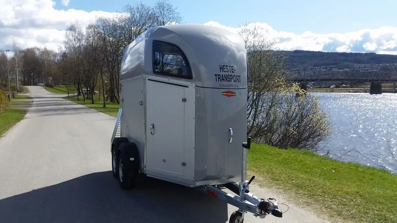 Böckmann Champion R Pferdeanhänger - 2 Pferde Vollalu CFF-Fahrwerk Sattelkammer 2400kg – Bild 2