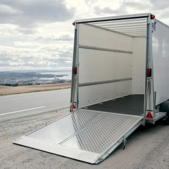Ifor Williams BV126 7-Fuß Kofferanhänger - 3500kg Tandem Parabelfederung Kombirampe Stehhöhe – Bild 5