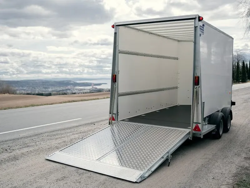 Ifor Williams BV126 7-Fuß Kofferanhänger - 3500kg Tandem Parabelfederung Kombirampe Stehhöhe
