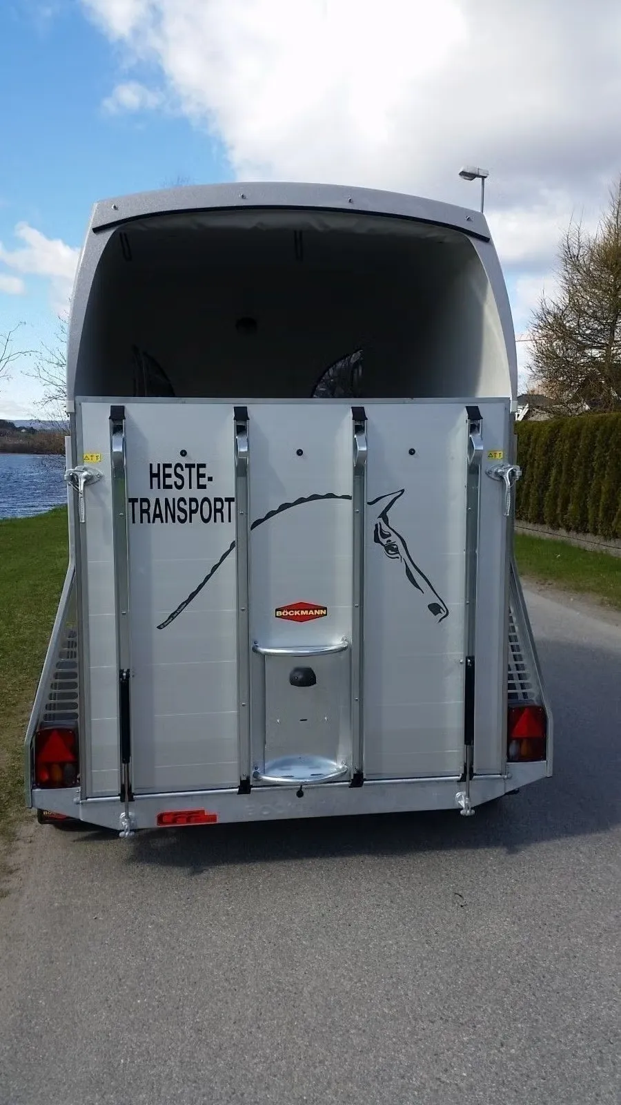 Böckmann Champion R Pferdeanhänger - 2 Pferde Vollalu CFF-Fahrwerk Sattelkammer 2400kg – Bild 15