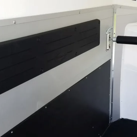 Böckmann Champion R Pferdeanhänger - 2 Pferde Vollalu CFF-Fahrwerk Sattelkammer 2400kg – Bild 10
