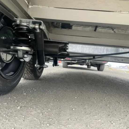 Umesläp B60 Touring Pferdeanhänger - 2 Pferde Vollalu Sandwich-Bauweise XXL-Sattelkammer LED – Bild 6