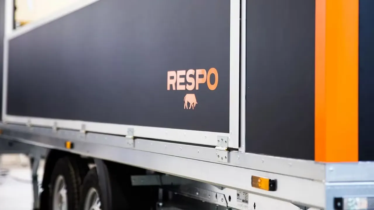 Respo 610 Messeanhänger - 2000kg Tandem Verkaufsanhänger Isoliert 230V LED Showroom – Bild 5