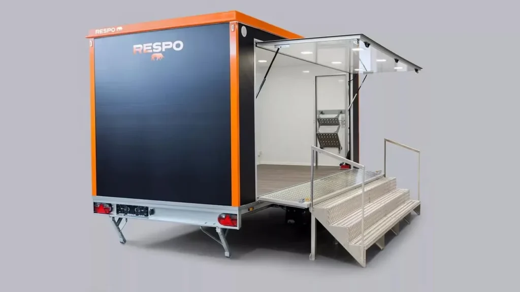 Respo 610 Messeanhänger - 2000kg Tandem Verkaufsanhänger Isoliert 230V LED Showroom