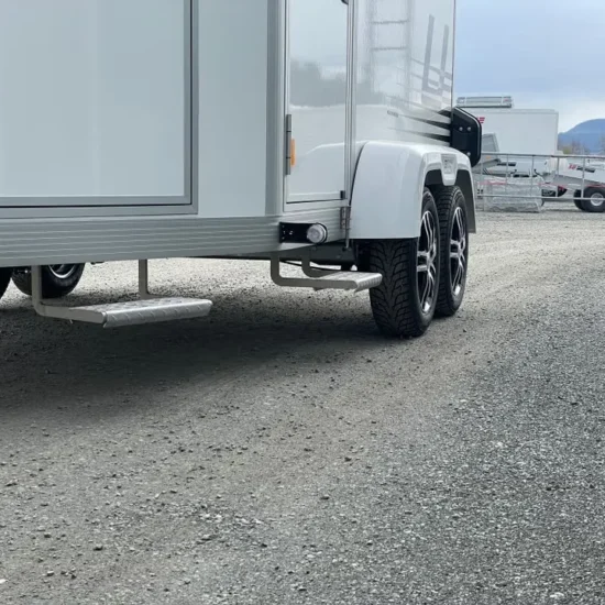 Umesläp B60 Touring Pferdeanhänger - 2 Pferde Vollalu Sandwich-Bauweise XXL-Sattelkammer LED – Bild 2