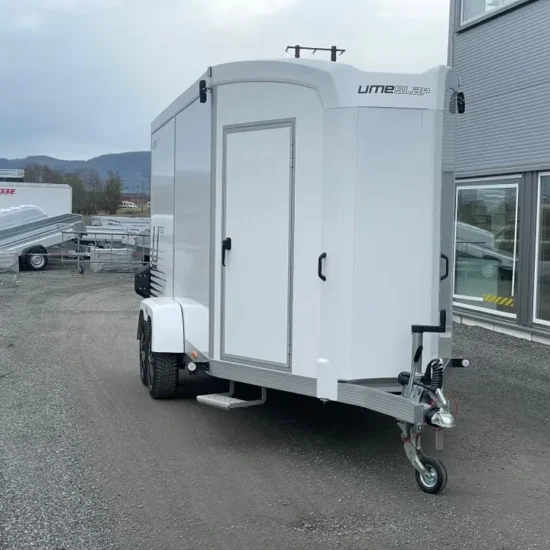 Umesläp B60 Touring Pferdeanhänger - 2 Pferde Vollalu Sandwich-Bauweise XXL-Sattelkammer LED – Bild 1