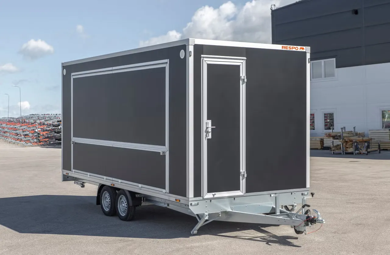 Respo 610 Messeanhänger - 2000kg Tandem Verkaufsanhänger Isoliert 230V LED Showroom – Bild 1