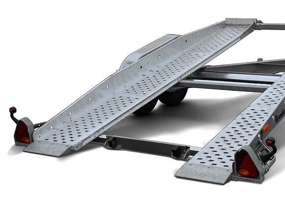 Brenderup 2513GT – Autotransporter mit KLAPPBARER AUFFAHRRAMPE & VERZINKTEM CHASSIS – 1650kg Nutzlast