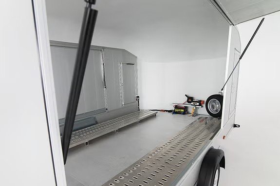 Debon Roadster 2000 – Autotransporter mit Elektro-Seilwinde & Rückfahrkamera – 1.320kg Nutzlast