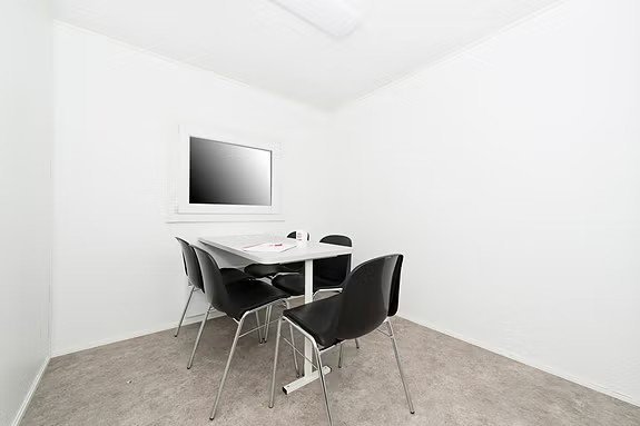 SPISEVOGN FOR 5 PERSONER OG TOALETTROM.
